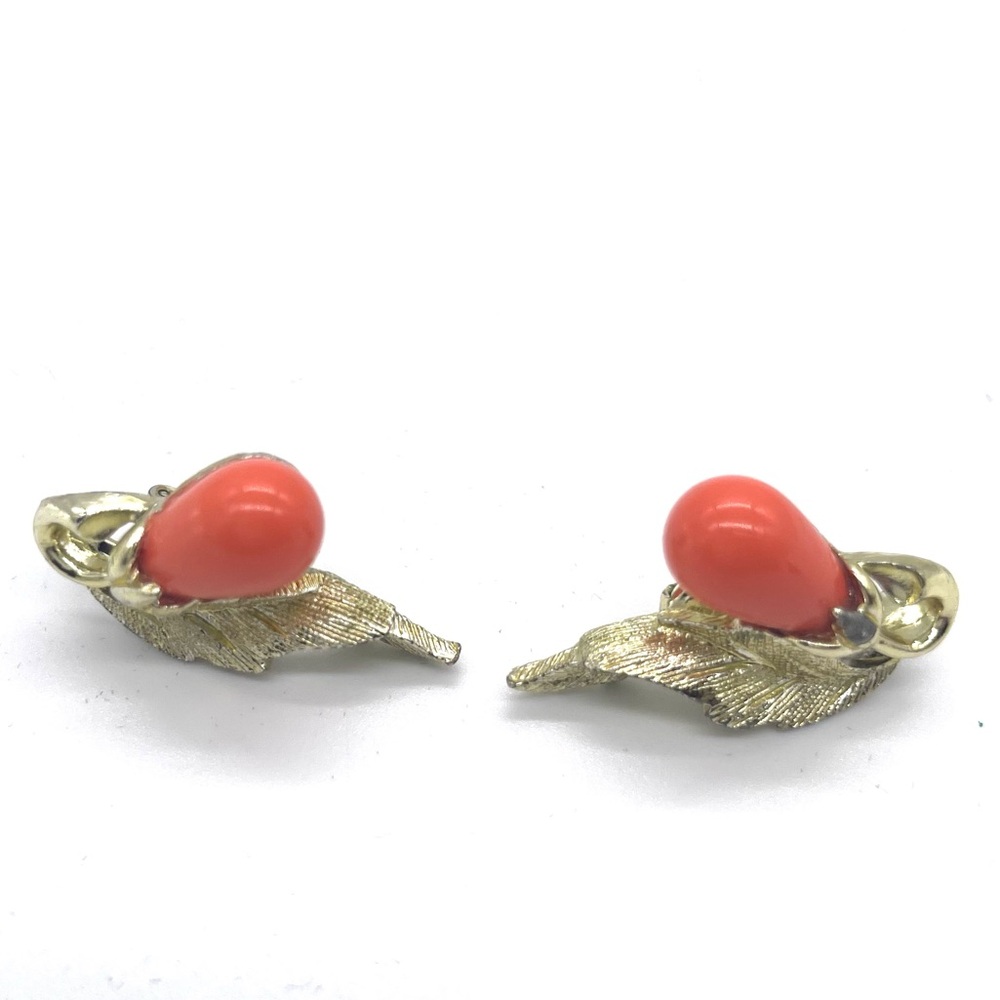 Sarah Coventry Gold Tone Leaf and Coral Earrings